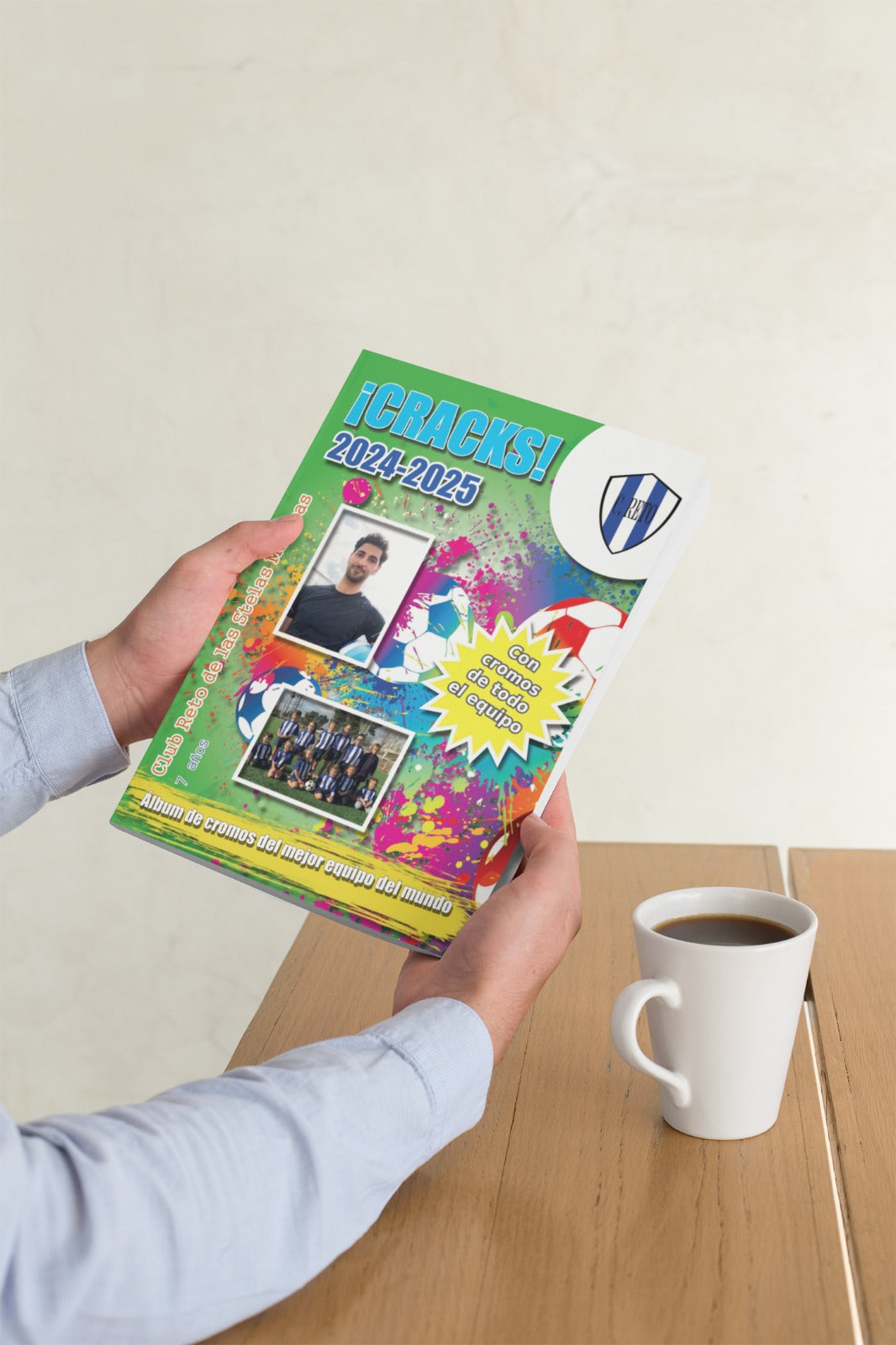 Álbum personalizado con todos los alumnos y el profe de Educación Física (tipo fútbol)