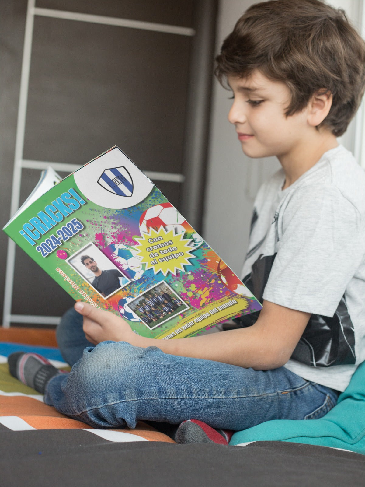 Álbum personalizado con todos los alumnos y el profe de Educación Física (tipo fútbol)