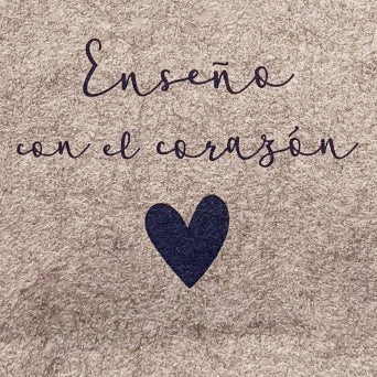 Caja regalo para maestras "Profe, eres genial", + bolso "Enseño con el corazón"